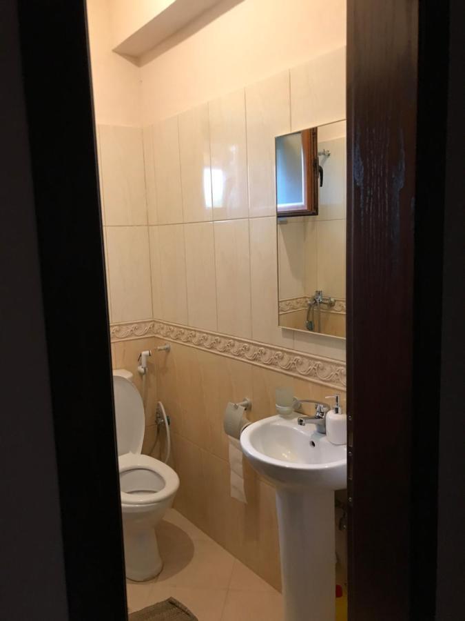 Bujtina Hader Xhebro Hostel Tepelene Bagian luar foto