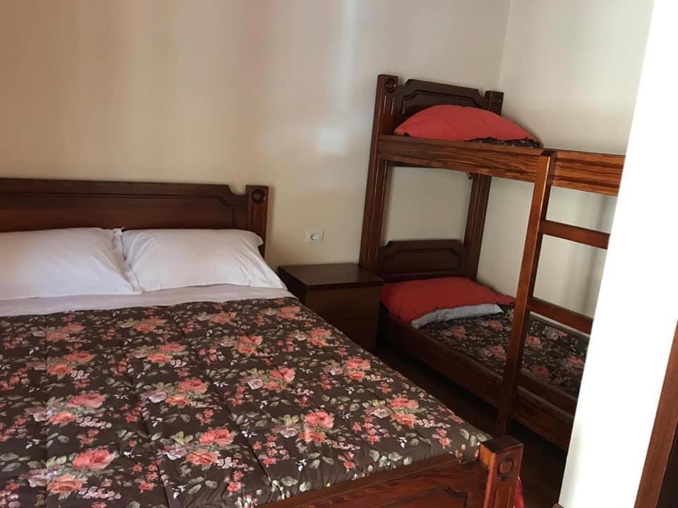 Bujtina Hader Xhebro Hostel Tepelene Bagian luar foto