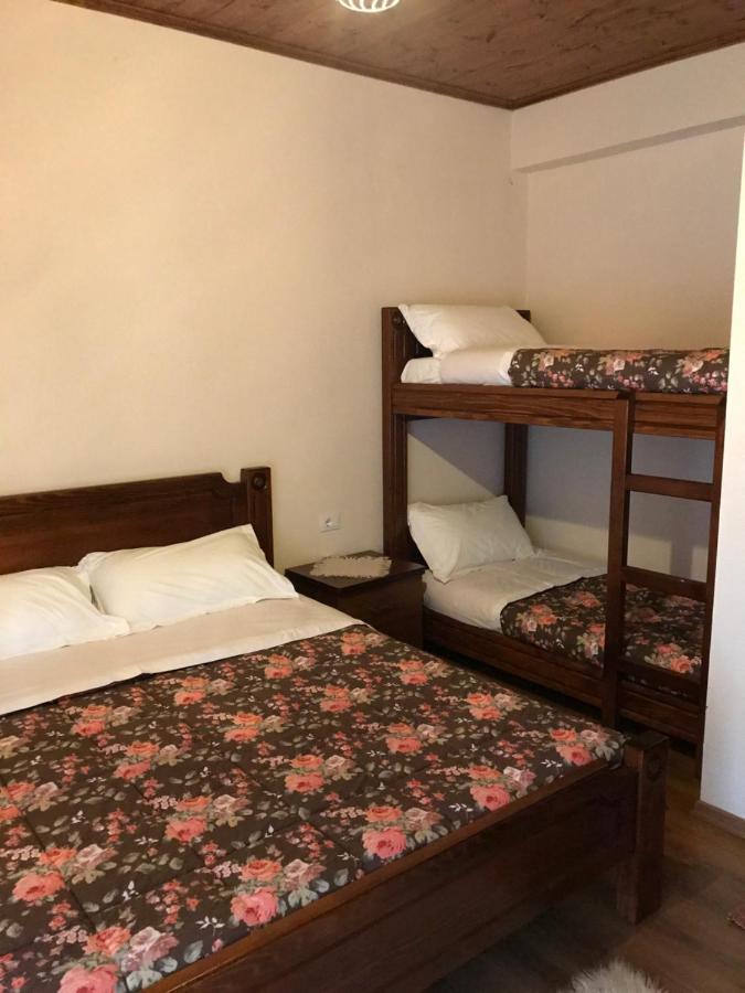 Bujtina Hader Xhebro Hostel Tepelene Bagian luar foto