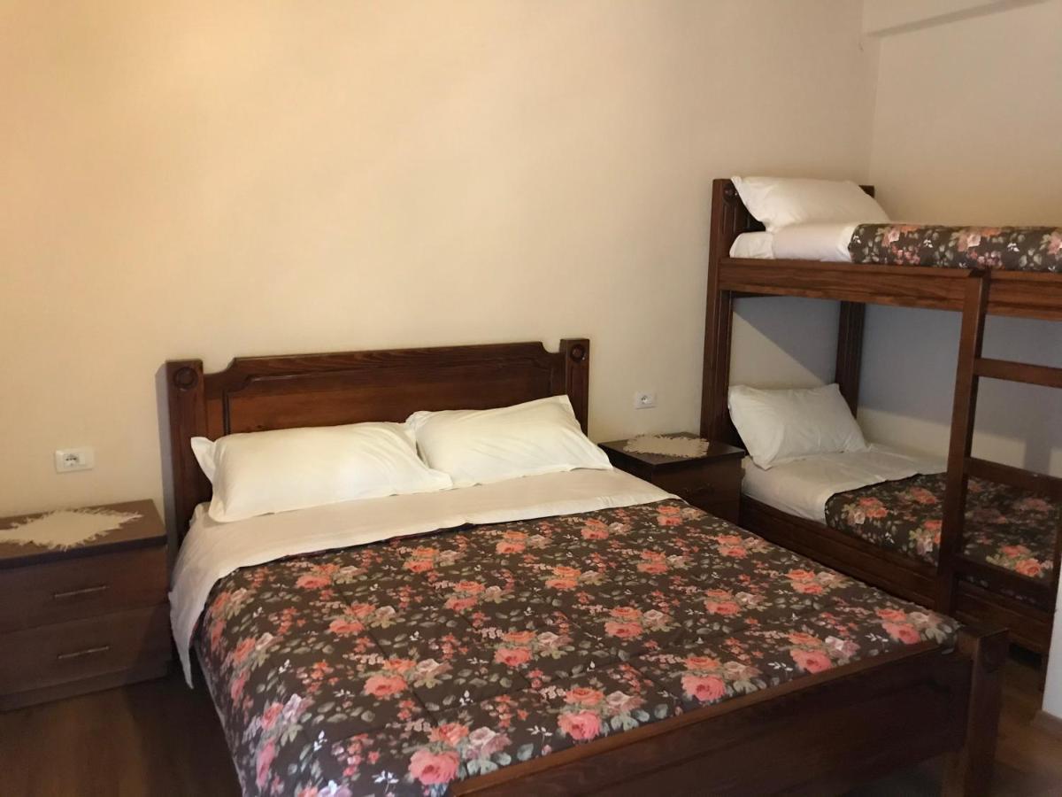 Bujtina Hader Xhebro Hostel Tepelene Bagian luar foto