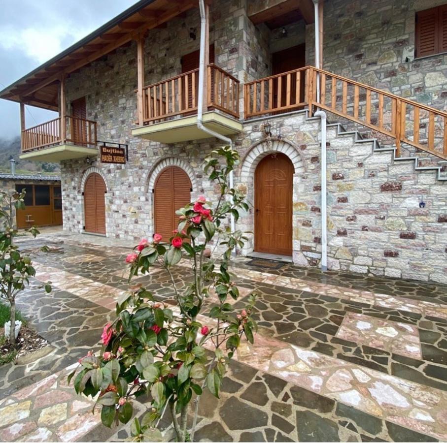 Bujtina Hader Xhebro Hostel Tepelene Bagian luar foto