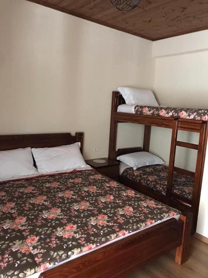 Bujtina Hader Xhebro Hostel Tepelene Bagian luar foto