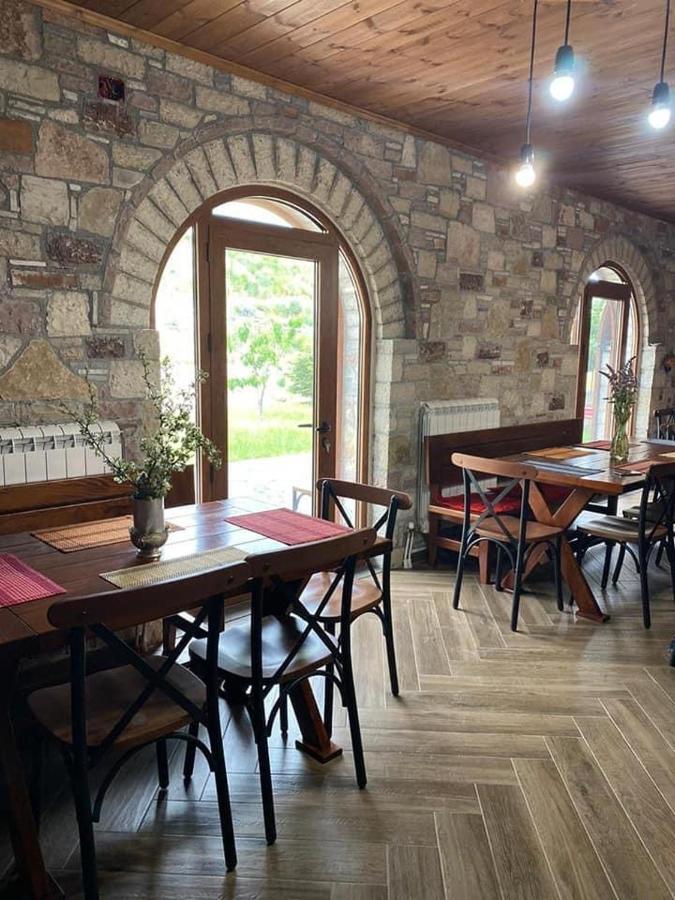 Bujtina Hader Xhebro Hostel Tepelene Bagian luar foto