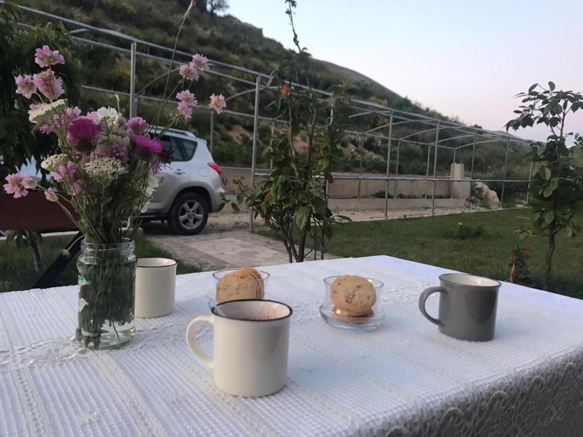 Bujtina Hader Xhebro Hostel Tepelene Bagian luar foto