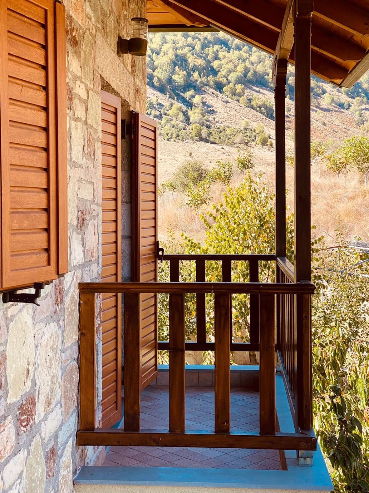 Bujtina Hader Xhebro Hostel Tepelene Bagian luar foto