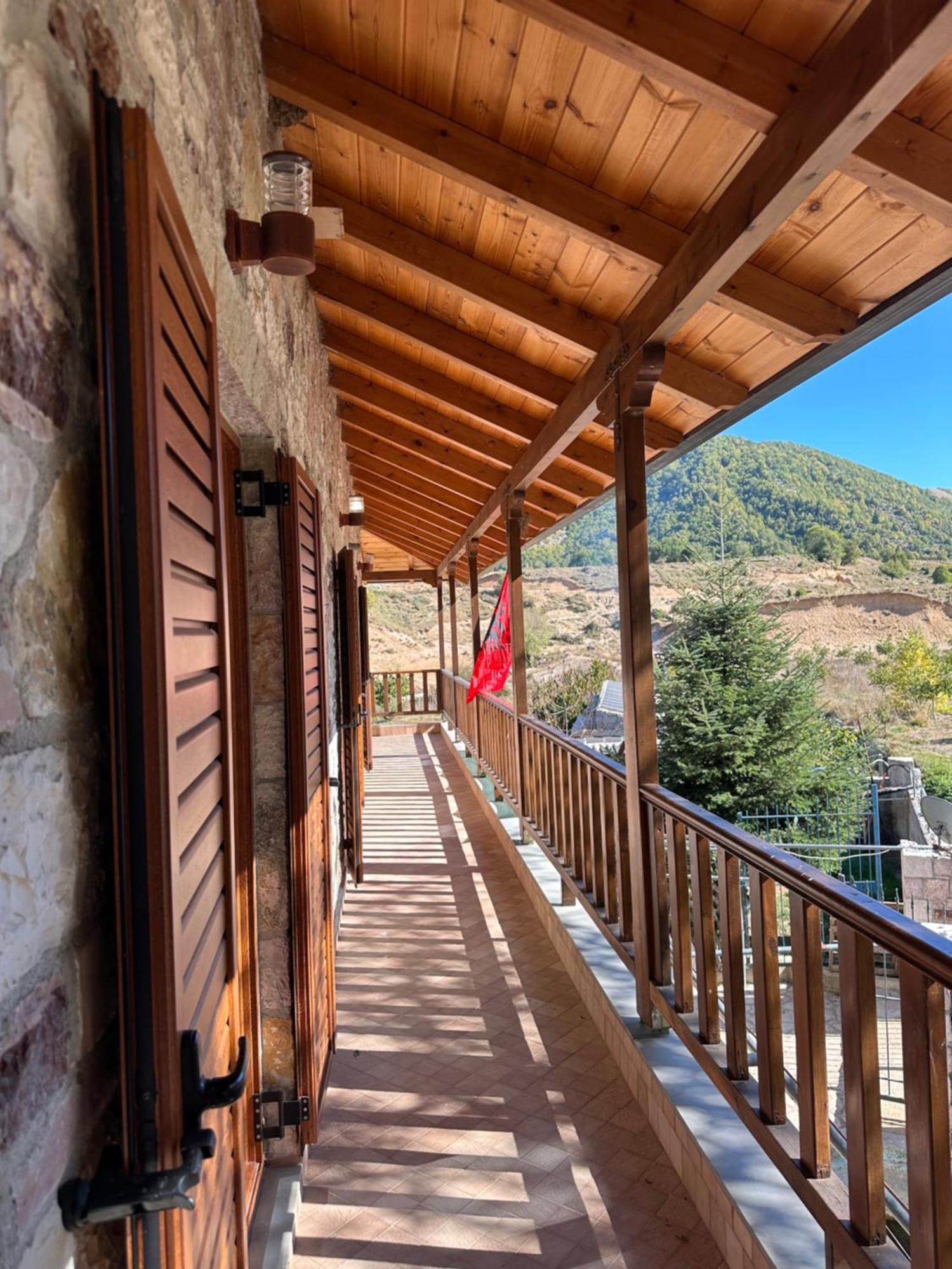 Bujtina Hader Xhebro Hostel Tepelene Bagian luar foto