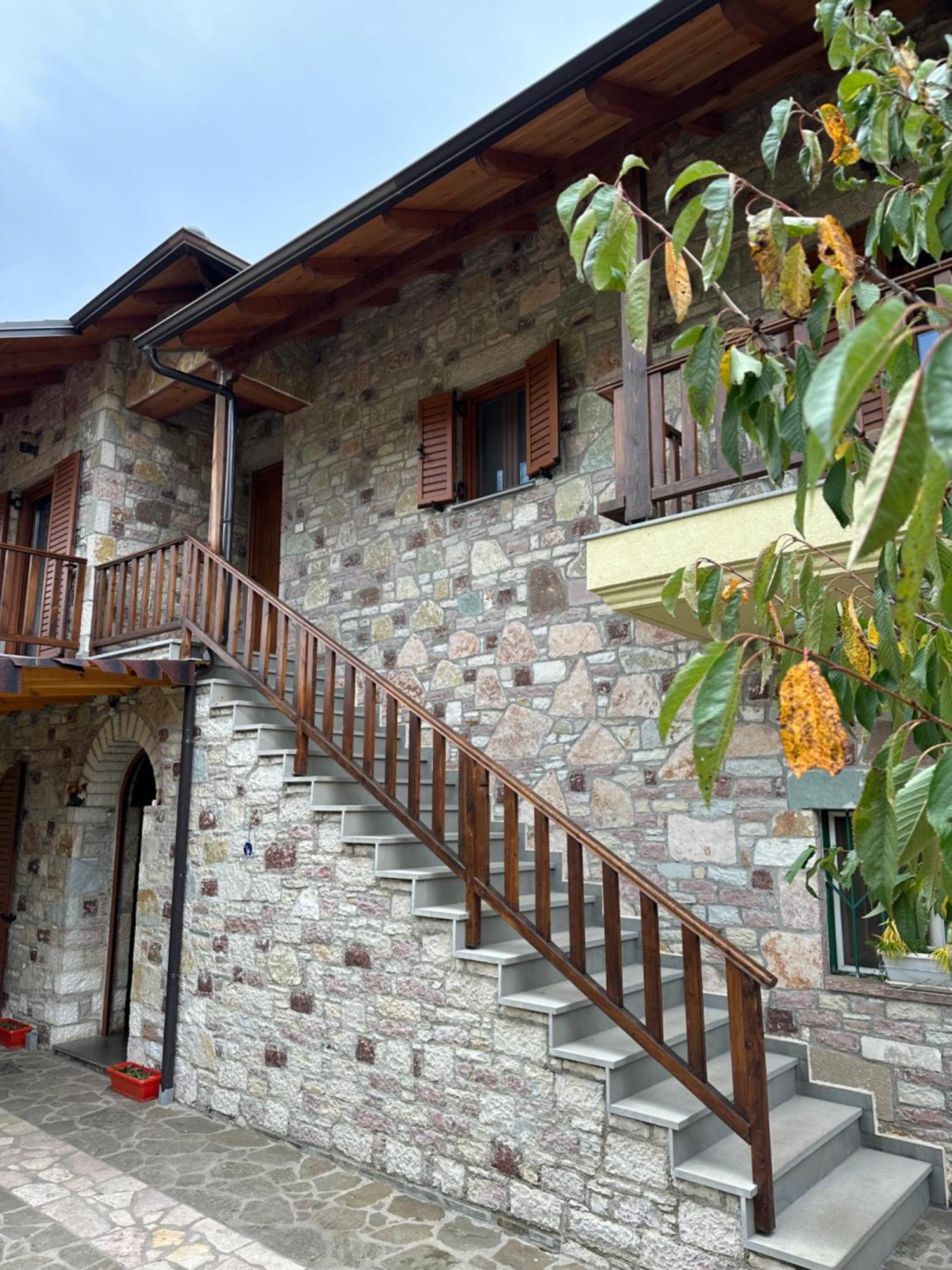 Bujtina Hader Xhebro Hostel Tepelene Bagian luar foto