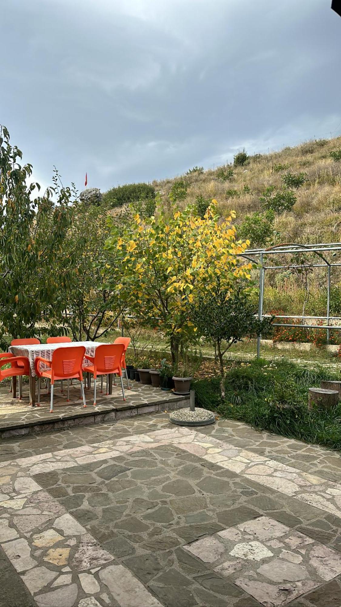Bujtina Hader Xhebro Hostel Tepelene Bagian luar foto